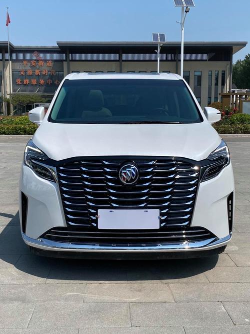 【到店实拍】2020款别克GL8,提供4座、6座和7座,配2.0T+9AT