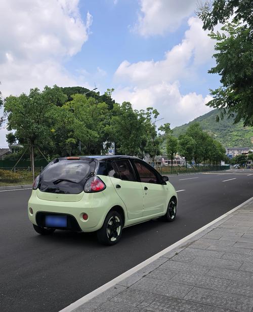 燃油小型代步车推荐