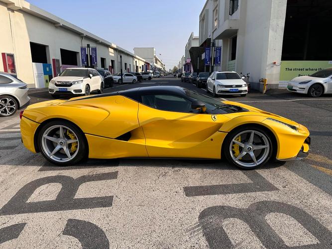 法拉利入门车型却是好多高端品牌车型望尘莫及的性能跑车