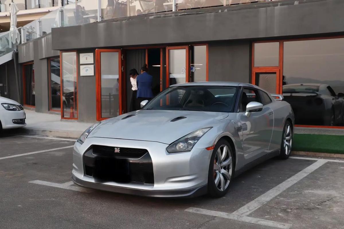买日产GTR全办下来需要多少钱?