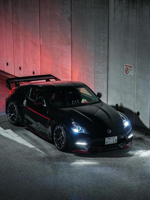 日产GTR在中国什么都搞好的话包牌啊保险啊就是能上路要多少钱我太喜欢G...