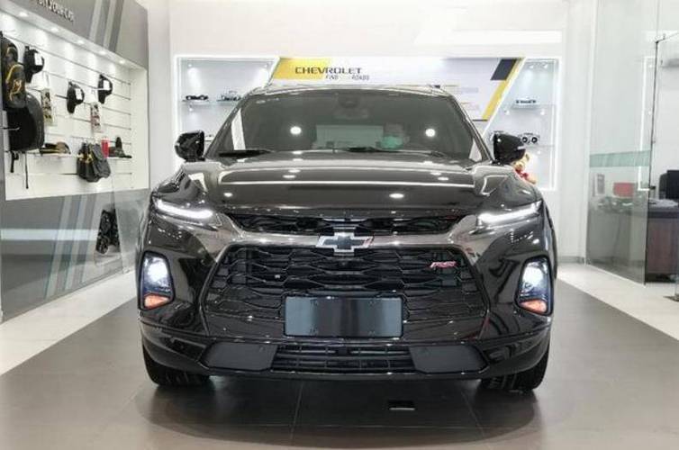 奥迪R8全新限定版车型官图,“黑武士”上身示范