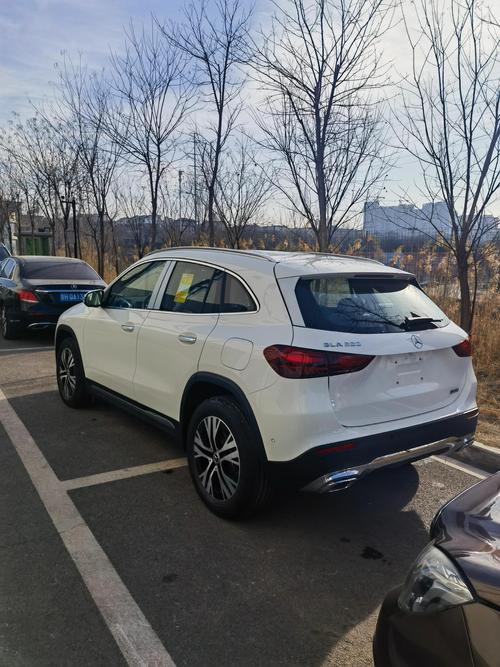 【街头实拍】2020款奔驰GLA现身,国六1.3T+7DCT,颜值在线