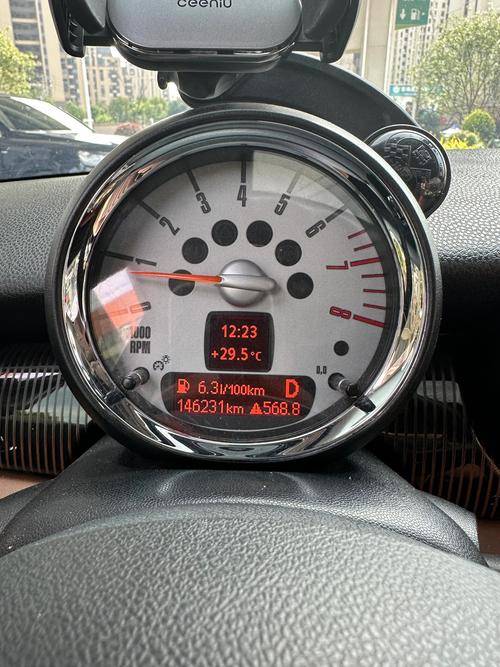 奔驰smart一公里需要多少油钱