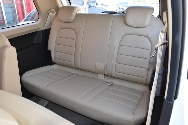 五菱宏光s后排三人座座椅海绵有吗?