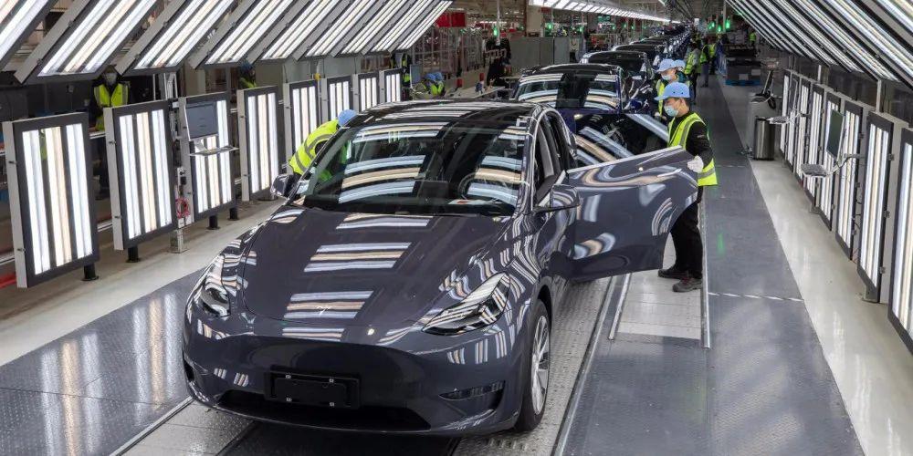 为了提升产能,特斯拉不仅要两班倒,上海工厂也将全面扩建?
