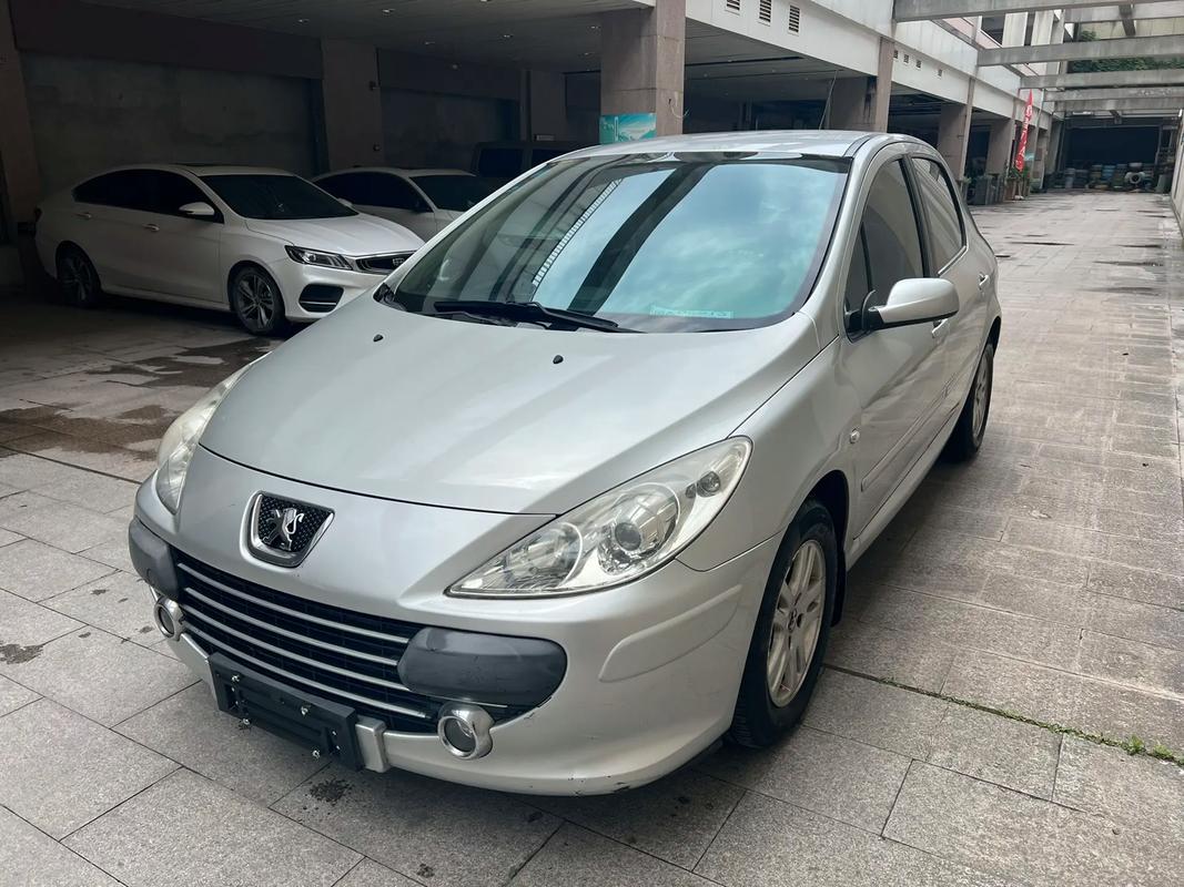 标致307两厢油耗多少?