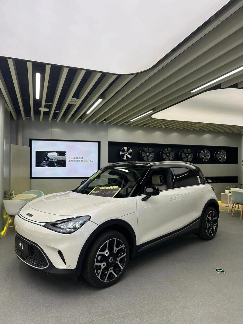 奔驰电车20万左右，奔驰电车新能源2025款费用及图片