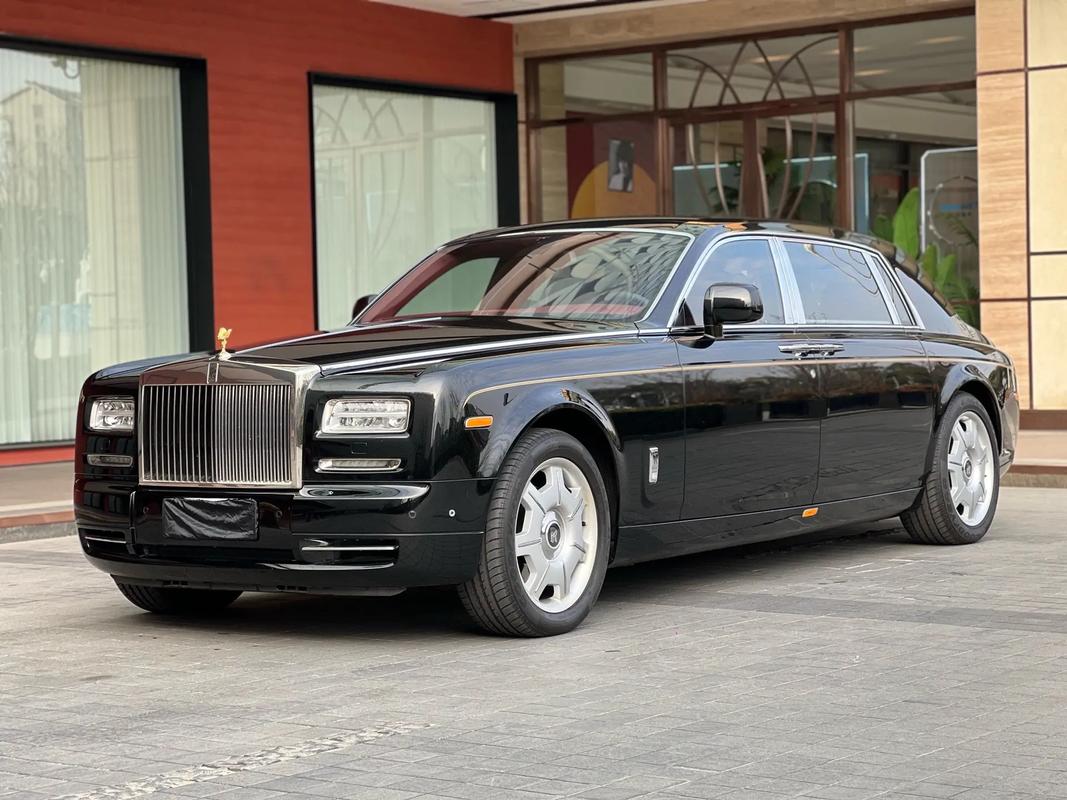 劳斯莱斯的加长型???