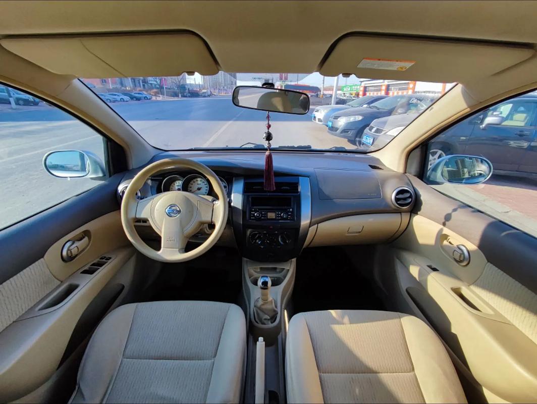 东风日产livina尼桑LIVINA骊威(的内部配置怎么样)