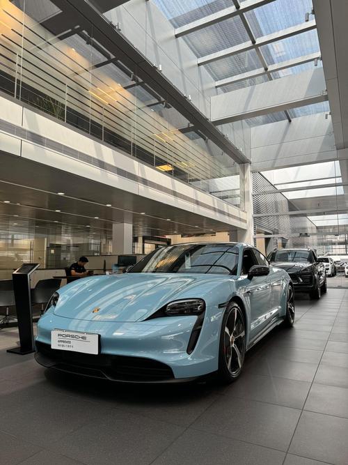 来自未来的性能怪兽!Taycan能成为合格的保时捷吗?