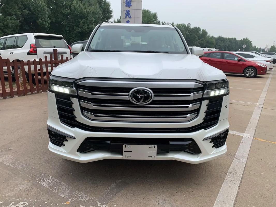 兰德酷路泽4.0百公里能烧多少油,是V6的省油还是V8的省油