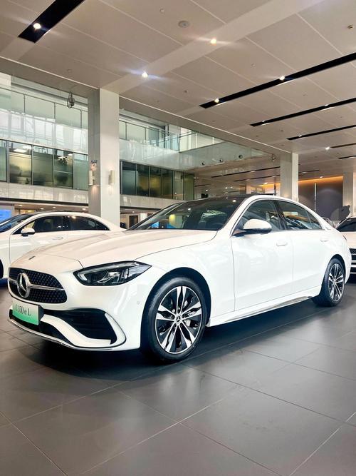 奔驰全新“韭皇”来袭?超200万的纯电车,还能加价多少?