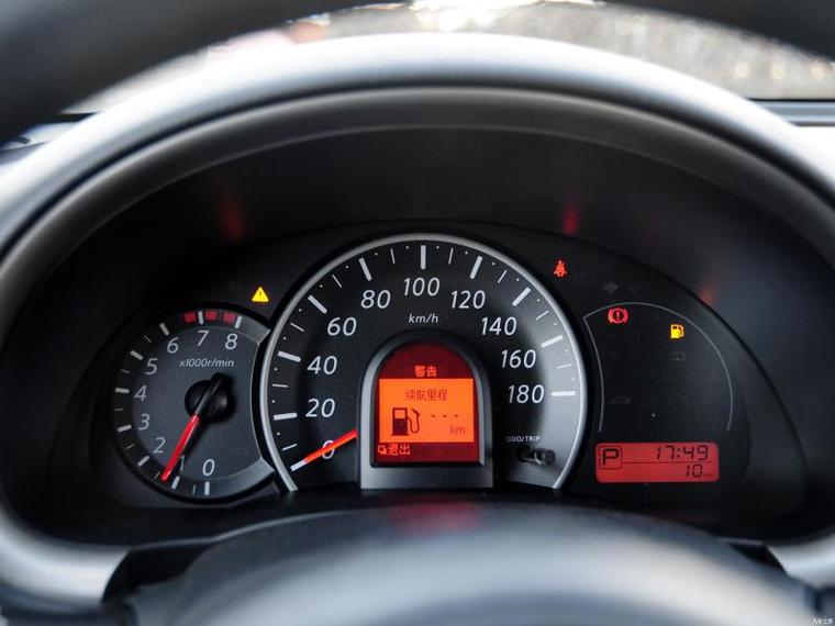 日产玛驰显示油耗11.5正常吗
