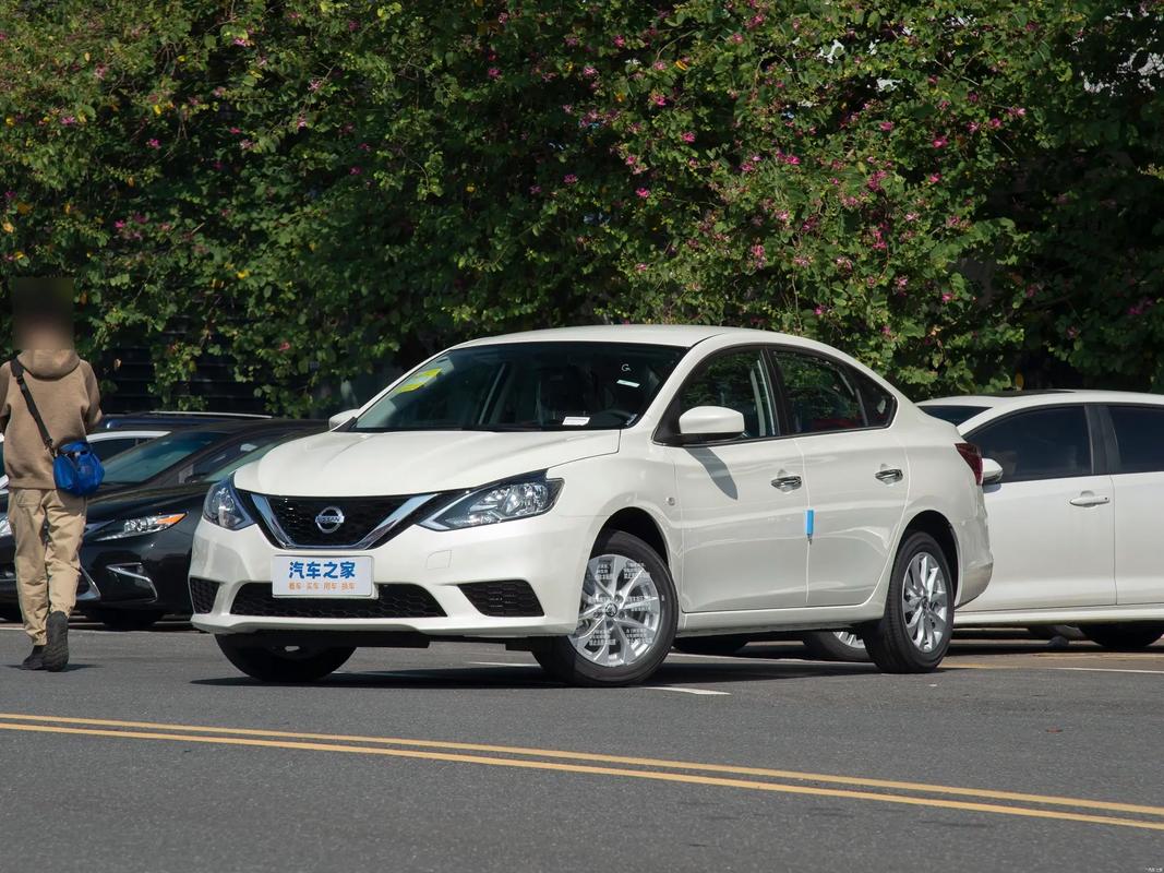 10万出头的合资紧凑级家轿,轩逸、朗逸、菲斯塔该选谁?