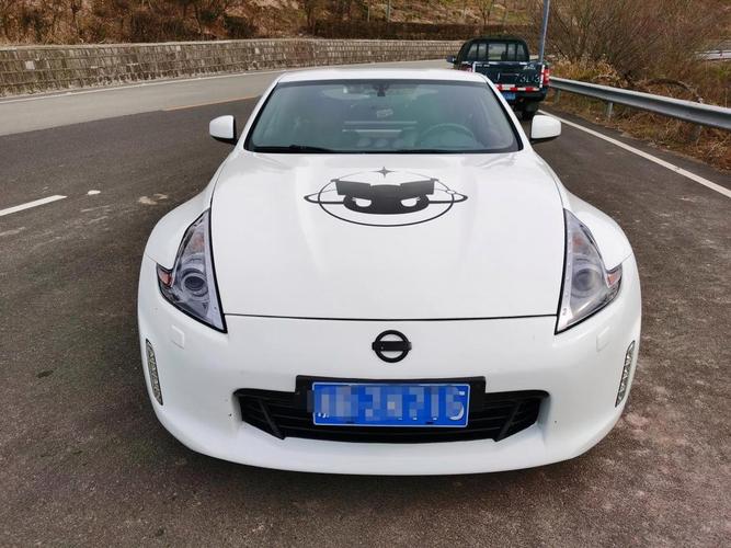 东风日产尼桑350Z跑车跟370Z的费用有人知道吗