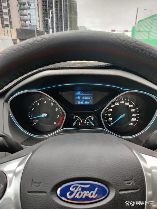 15万左右的省油车排名榜中,朗行、新福克斯、科鲁兹两厢油耗排名谁?