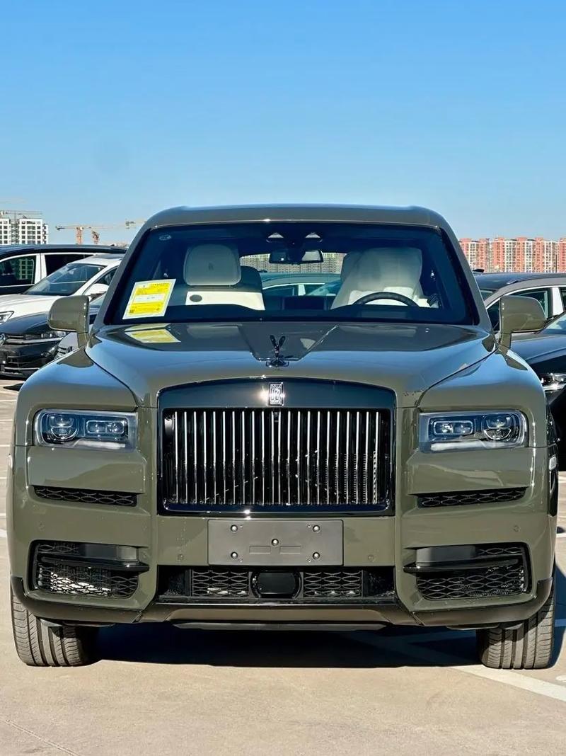 劳斯莱斯的天塌了!极氪9X全方位吊打库里南,中国新能源教世界做人...