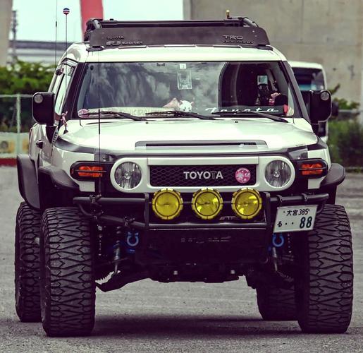 fj酷路泽油耗，酷路泽lc300费用