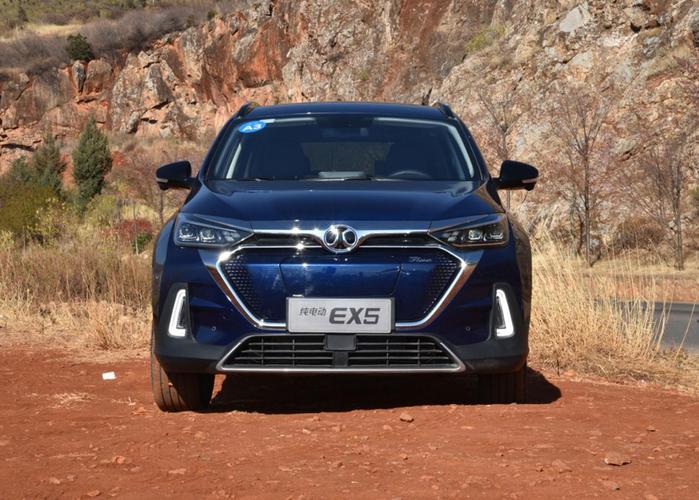 北汽新能源EX5一共有几种颜色