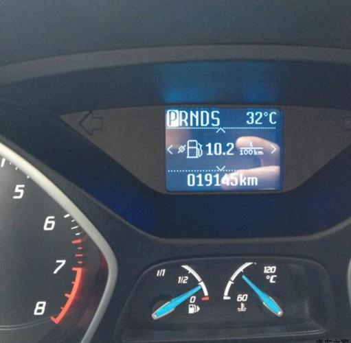 福特福克斯表盘怎么查油耗显示