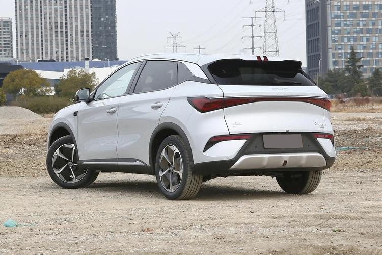 比亚迪汽车报价大全一览表元plus，比亚迪元新能源汽车报价及图片大全？