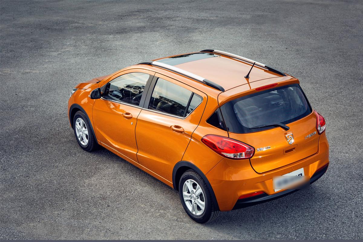 女士小巧汽车3万左右燃油车