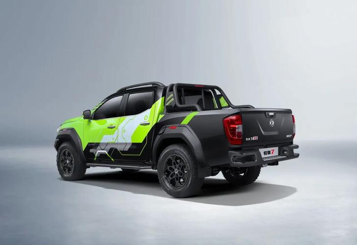 车长超5米2,全系四驱+采埃孚8AT,锐骐7虎啸值得买吗