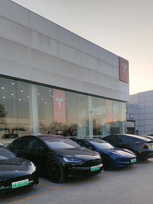 极氪009上市,特斯拉关闭在华首店,为何会选取转战郊区?