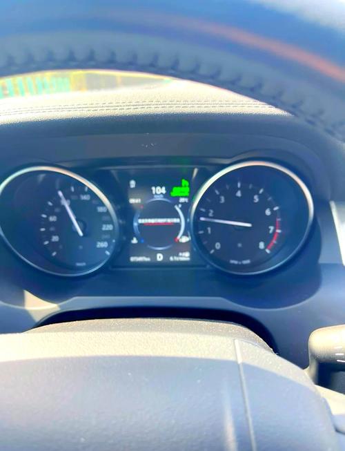 路虎极光耗油量一公里多少钱