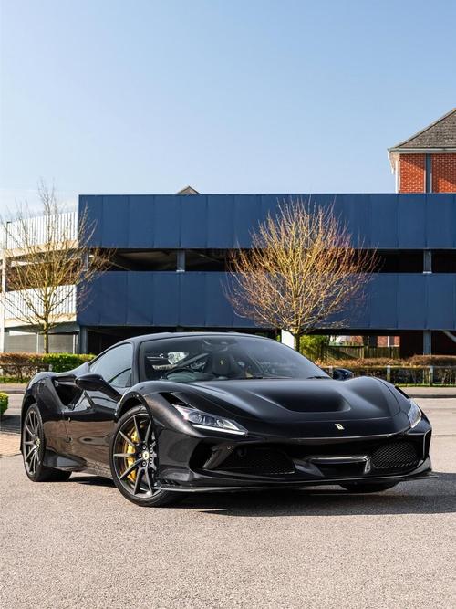 法拉利SF90敞篷版,1000马力的插混超跑