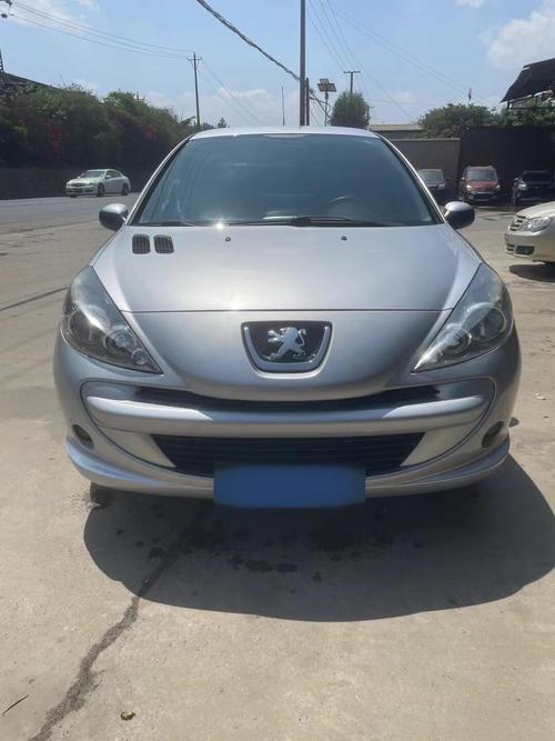 东风标致207耗油量是多少(东风标致207三厢油耗是多少)