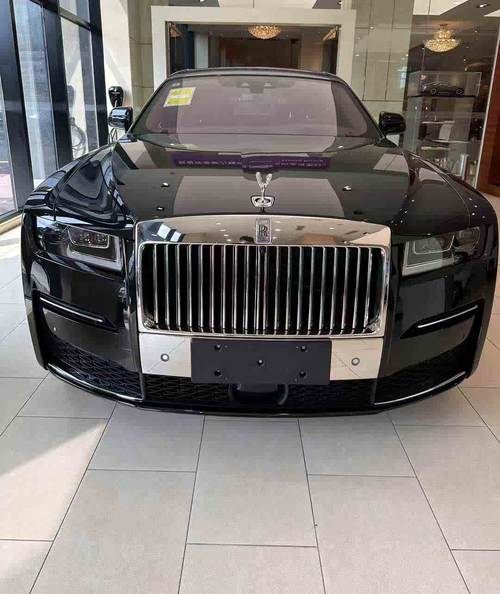 劳斯莱斯车费用多少钱一辆,最便宜400多万(最贵幻影1.7亿元)
