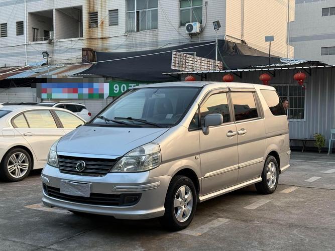 郑州日产御轩，郑州日产御轩和nv200哪个好