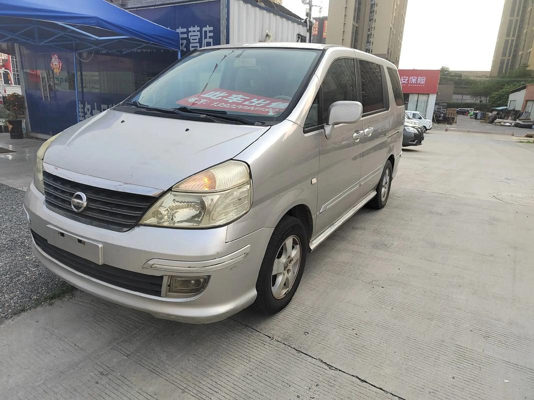 前边写的尼桑字母后边写的东风是啥面包车