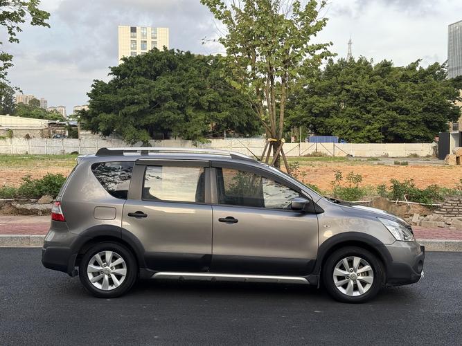 东风日产livina尼桑LIVINA骊威(的内部配置怎么样)