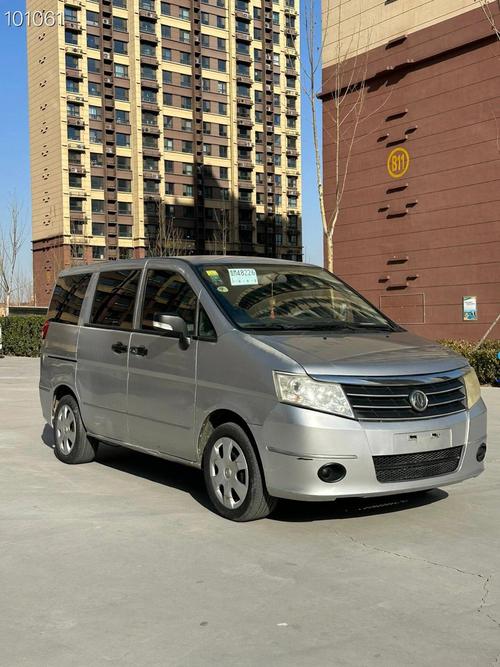 东风郑州日产帅客7座多少钱