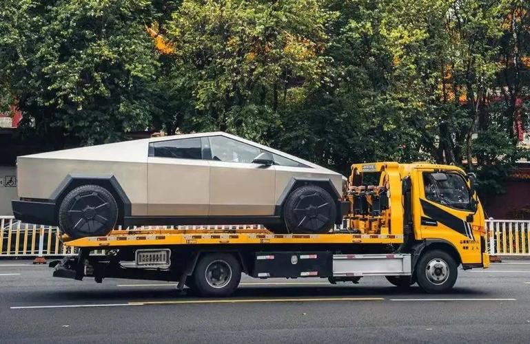 特斯拉多少钱一辆？2025年新款特斯拉多少钱一辆？