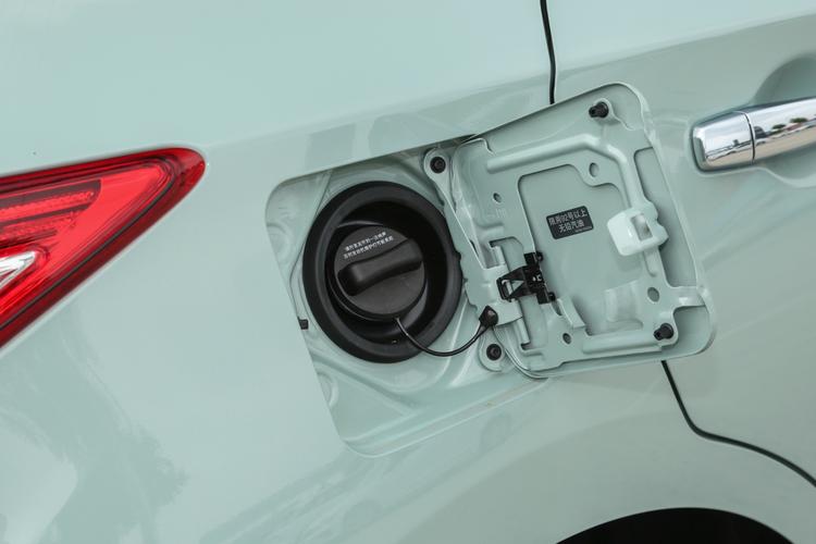 2012年手动挡骐达有备用油箱吗