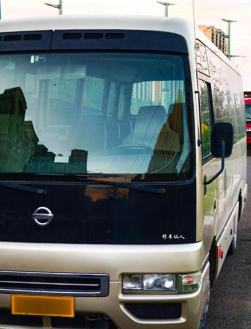 日产碧莲，日产碧莲和丰田考斯特哪个比较上档次