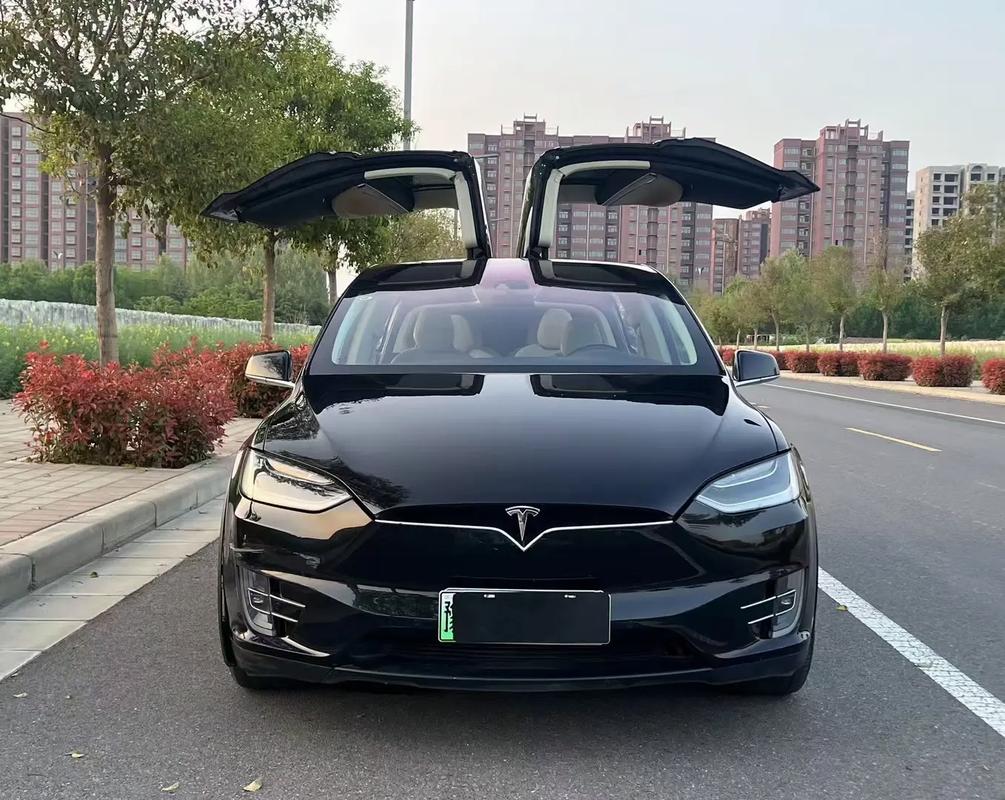 特斯拉modelx，特斯拉modelx保险费用？