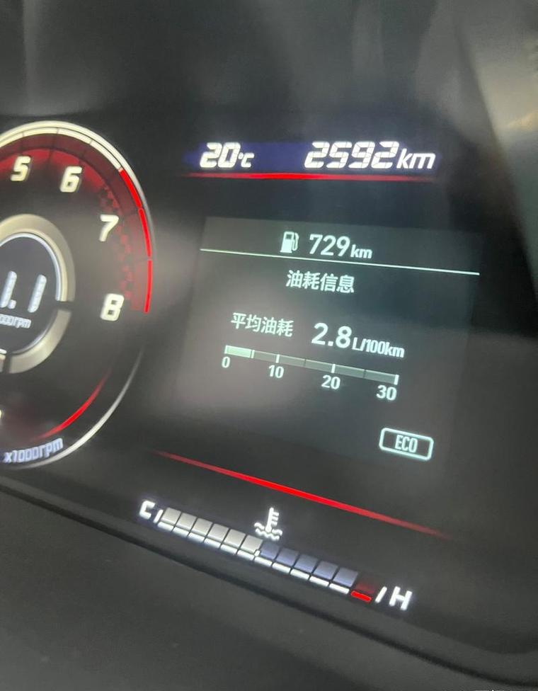现代伊兰特瞬时油耗高达60正常吗