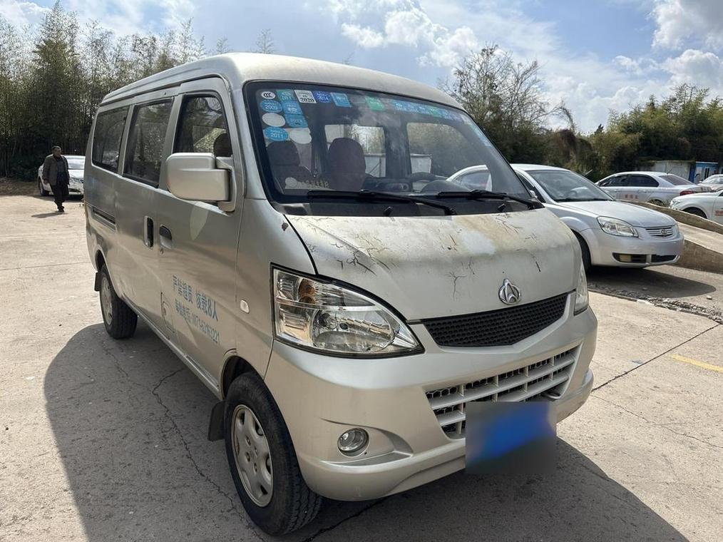 我想买辆小型的厢式货车,不知那种牌子好!~费用又不是很贵的?