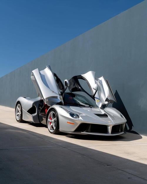 法拉利入门车型却是好多高端品牌车型望尘莫及的性能跑车