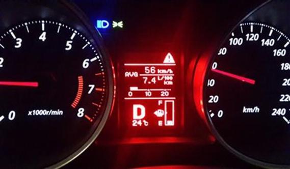 仪表盘黄灯三角感叹号亮了什么意思