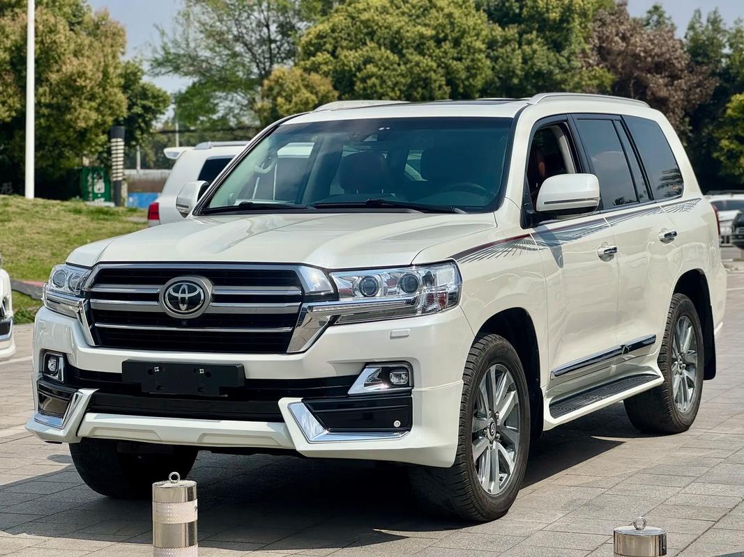 兰德酷路泽4.0百公里能烧多少油,是V6的省油还是V8的省油