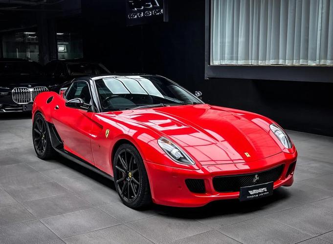 法拉利599gtb发动机是v12吗